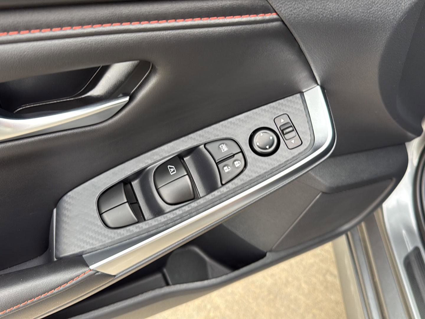 Used 2025 Nissan Sentra SR w/ Lighting Package FWD image 13