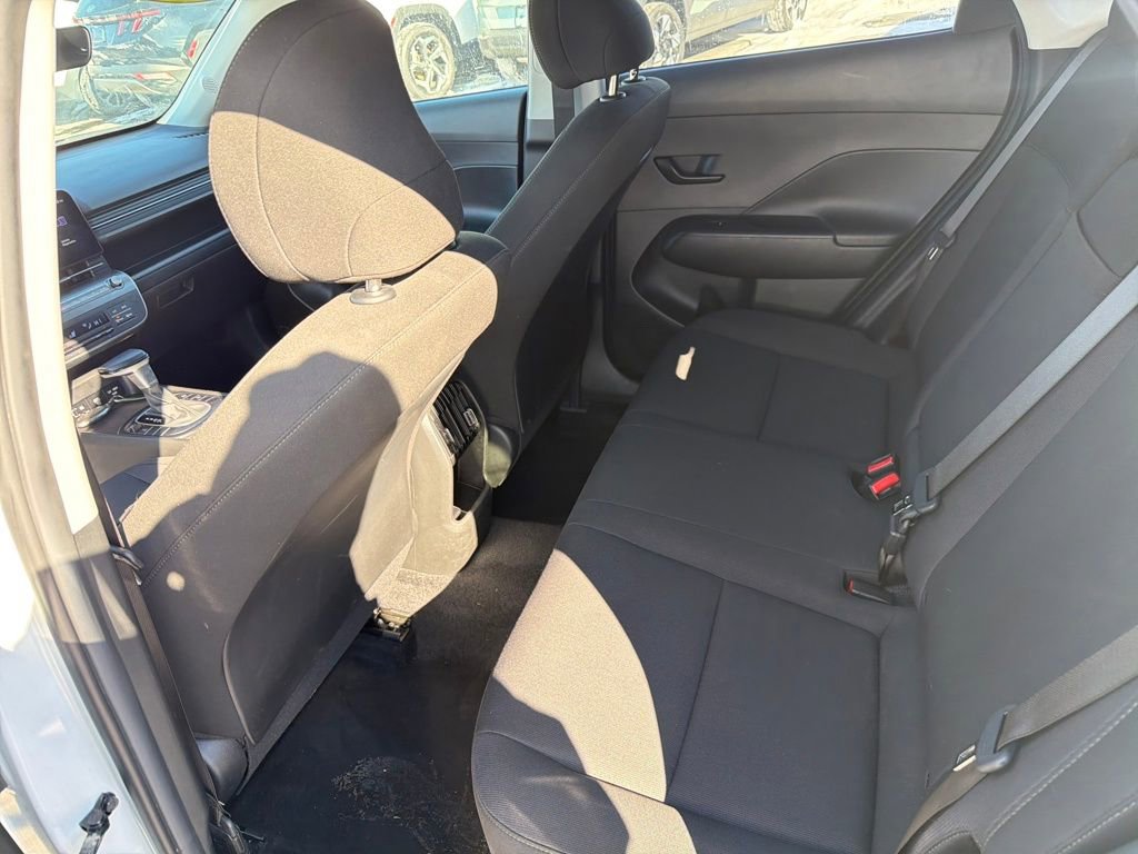 Used 2025 Hyundai Kona SEL image 24