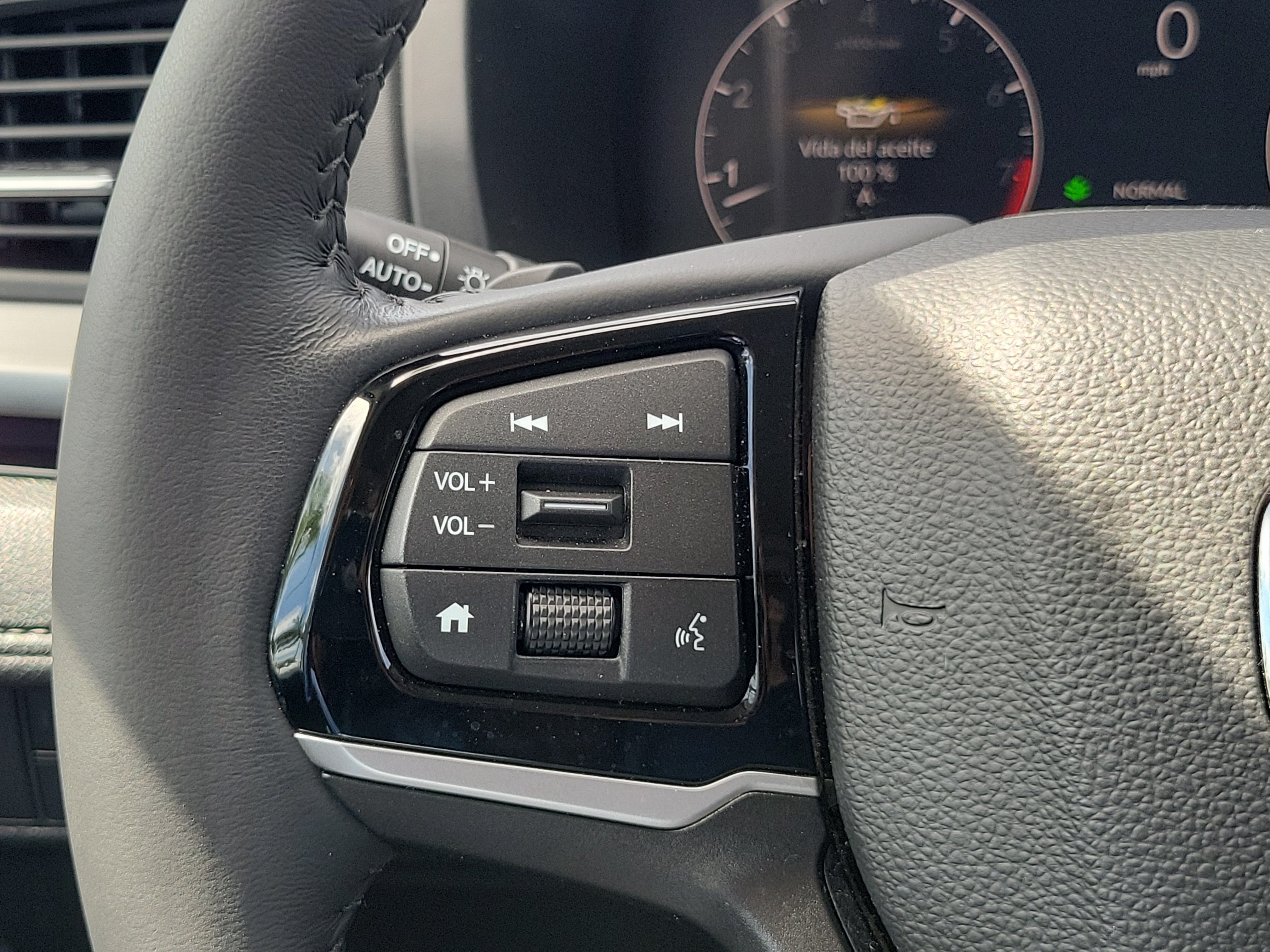 Certified 2025 Honda Odyssey Touring image 26