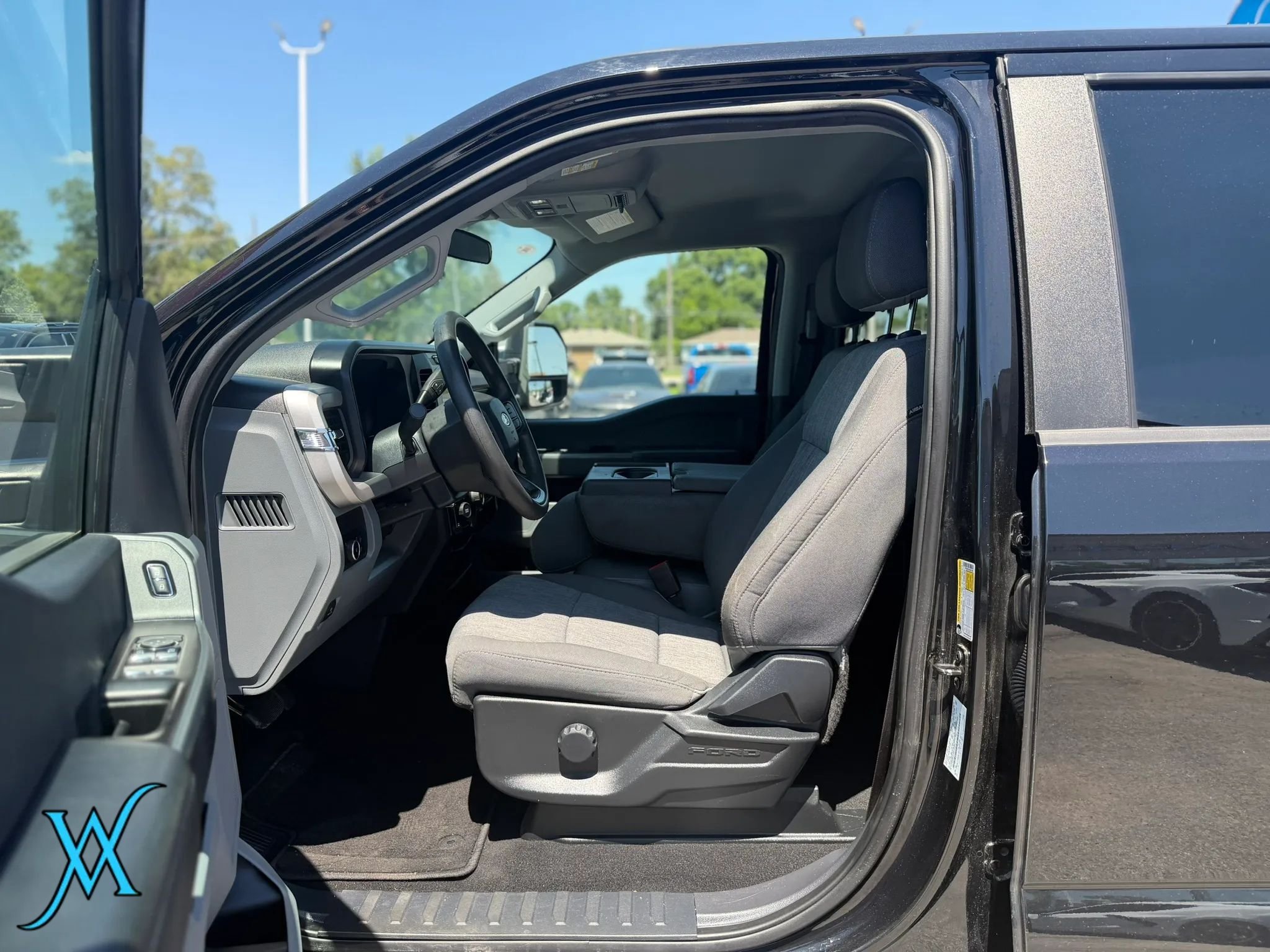Used 2024 Ford F250 XL w/ STX Appearance Package AWD/4WD image 10