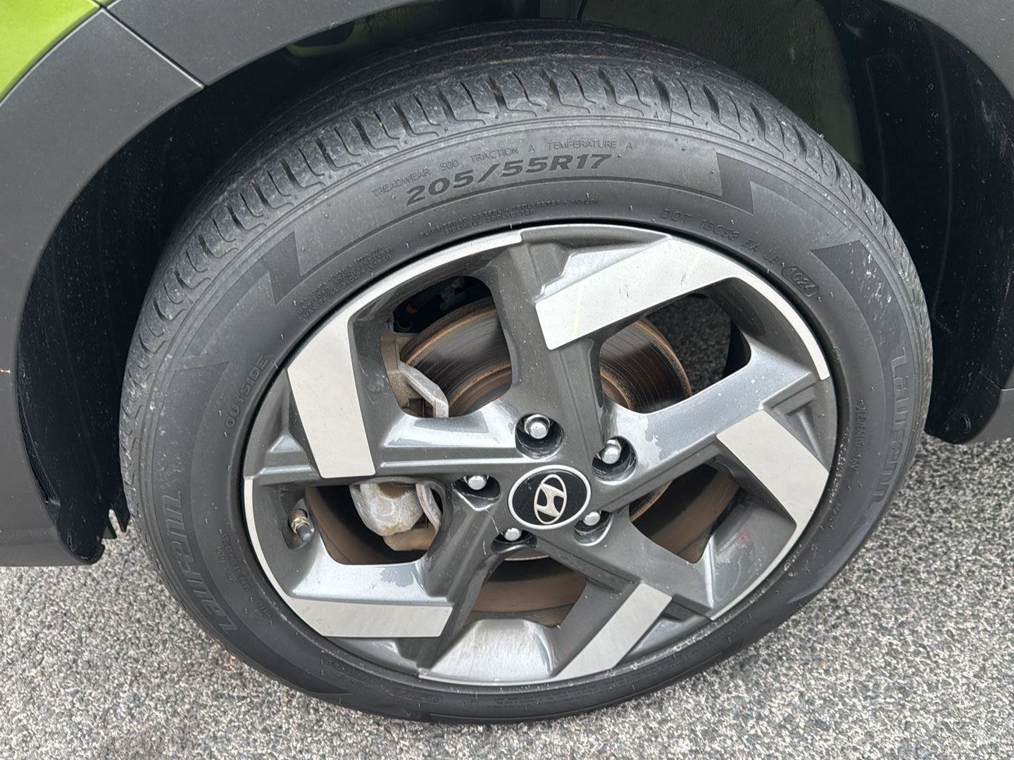 Used 2023 Hyundai Venue SEL w/ Cargo Package image 13