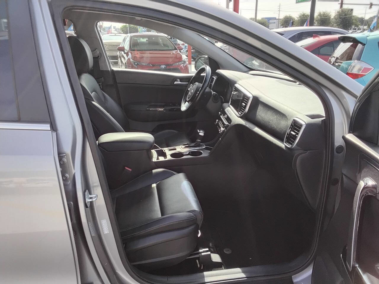 Used 2020 Kia Sportage EX image 9