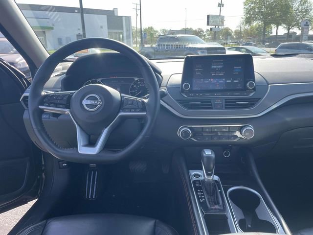 Used 2025 Nissan Altima 2.5 SR image 11