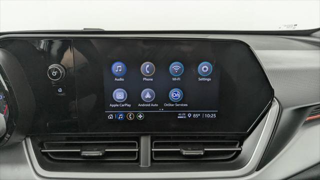 Used 2025 Chevrolet Trax RS w/ Sunroof Package FWD image 30