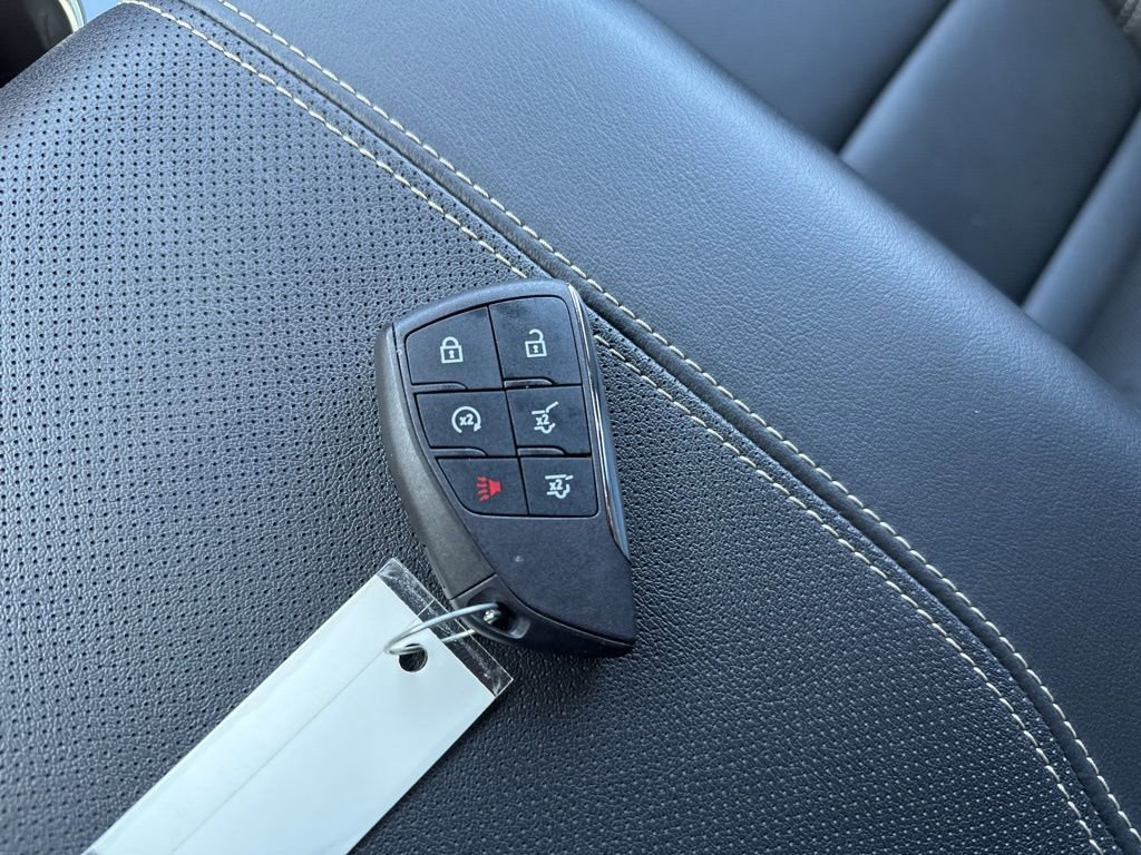 Used 2025 GMC Yukon XL Elevation w/ LPO, Elevation Black Package AWD/4WD image 42