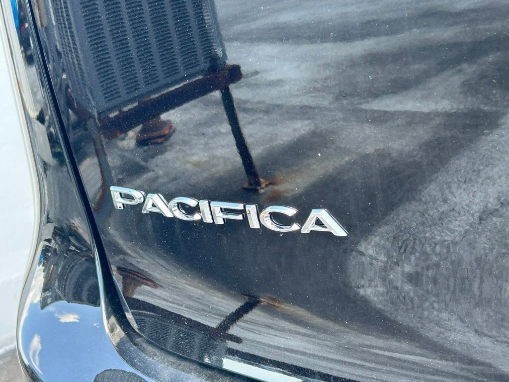 New 2025 Chrysler Pacifica Select w/ Uconnect Theater Family Group image 17