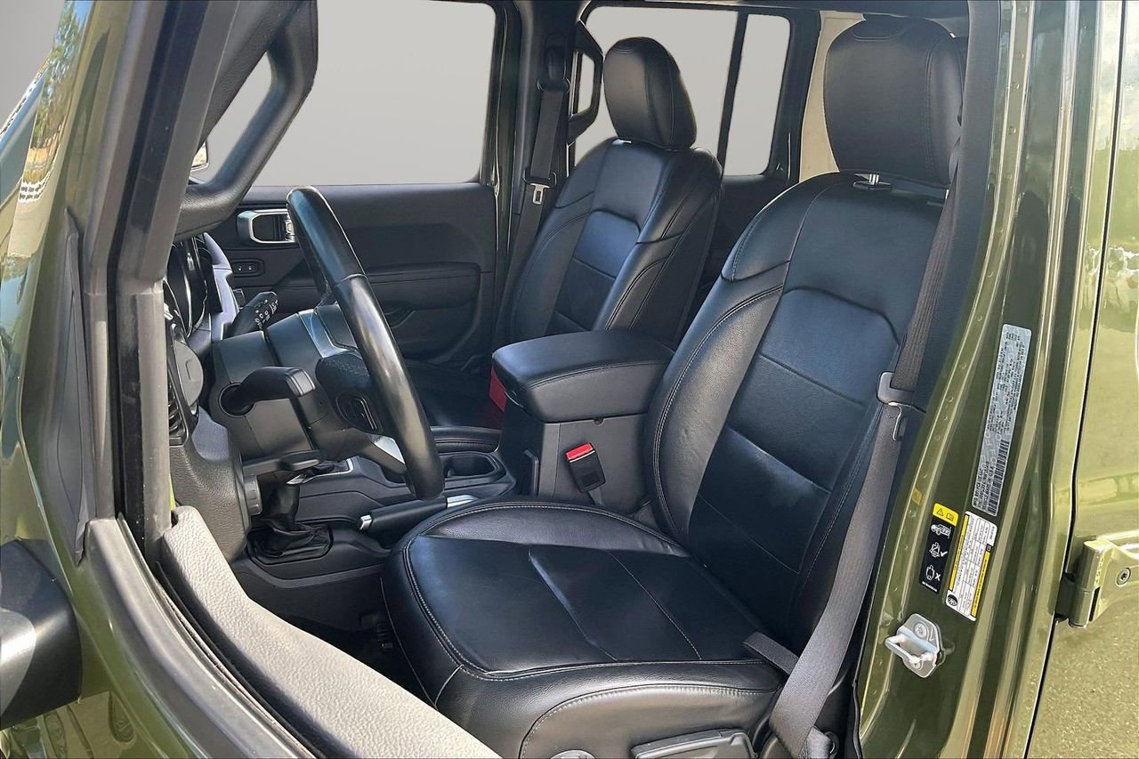 Used 2022 Jeep Wrangler Unlimited Sahara image 22