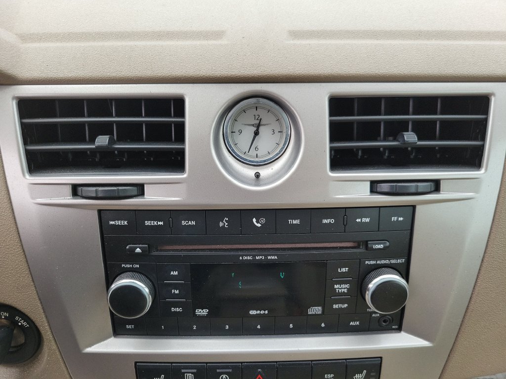 Used 2008 Chrysler Sebring Limited w/ Luxury Group FWD image 17