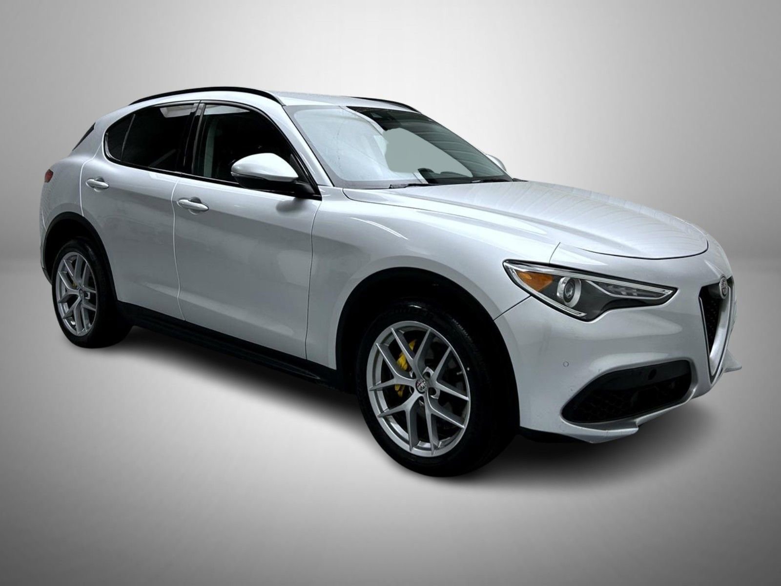 Used 2018 Alfa Romeo Stelvio Sport w/ Quick Order Package 22J Sport AWD/4WD image 3