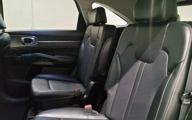 Used 2023 Kia Sorento SX FWD image 21