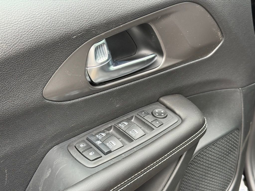 New 2026 Chrysler Voyager LX image 10