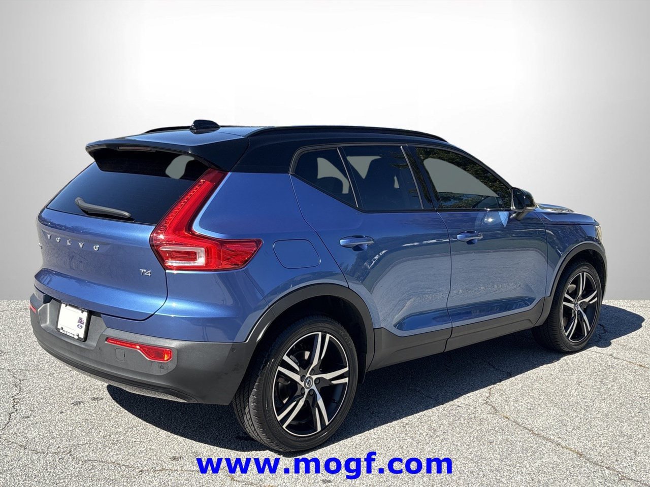 Used 2021 Volvo XC40 T4 R-Design w/ Advanced Package FWD image 20