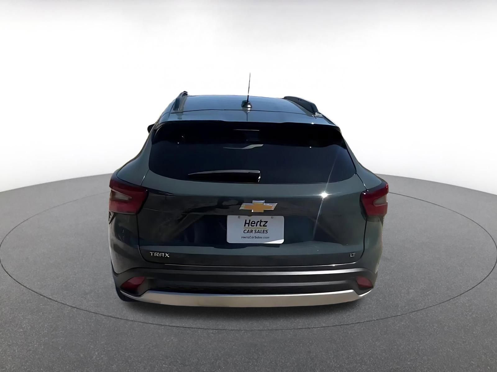 Used 2025 Chevrolet Trax LT w/ LT Convenience Package image 12