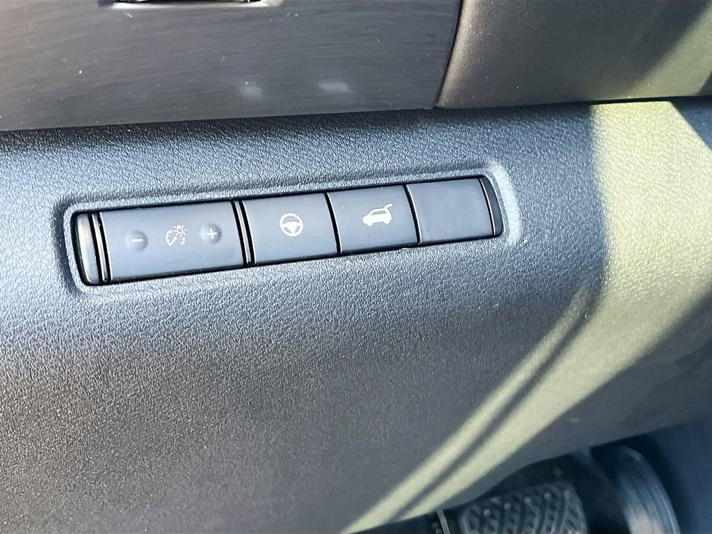 Used 2022 Nissan Pathfinder SL w/ SL Black Package image 10