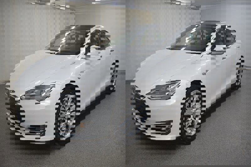 Used 2015 Tesla Model S 85D image 3