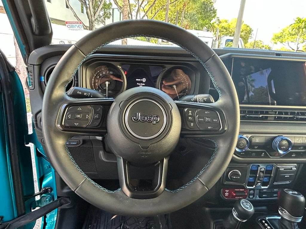Used 2024 Jeep Wrangler Unlimited Rubicon 4xe AWD/4WD image 17