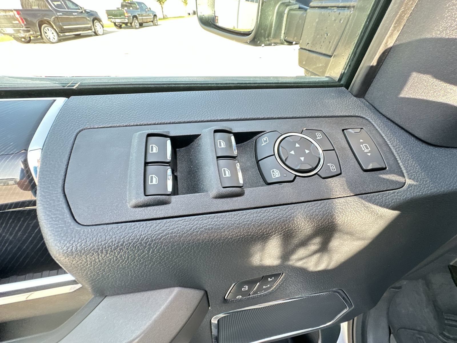 Used 2022 Ford F350 Platinum AWD/4WD image 24