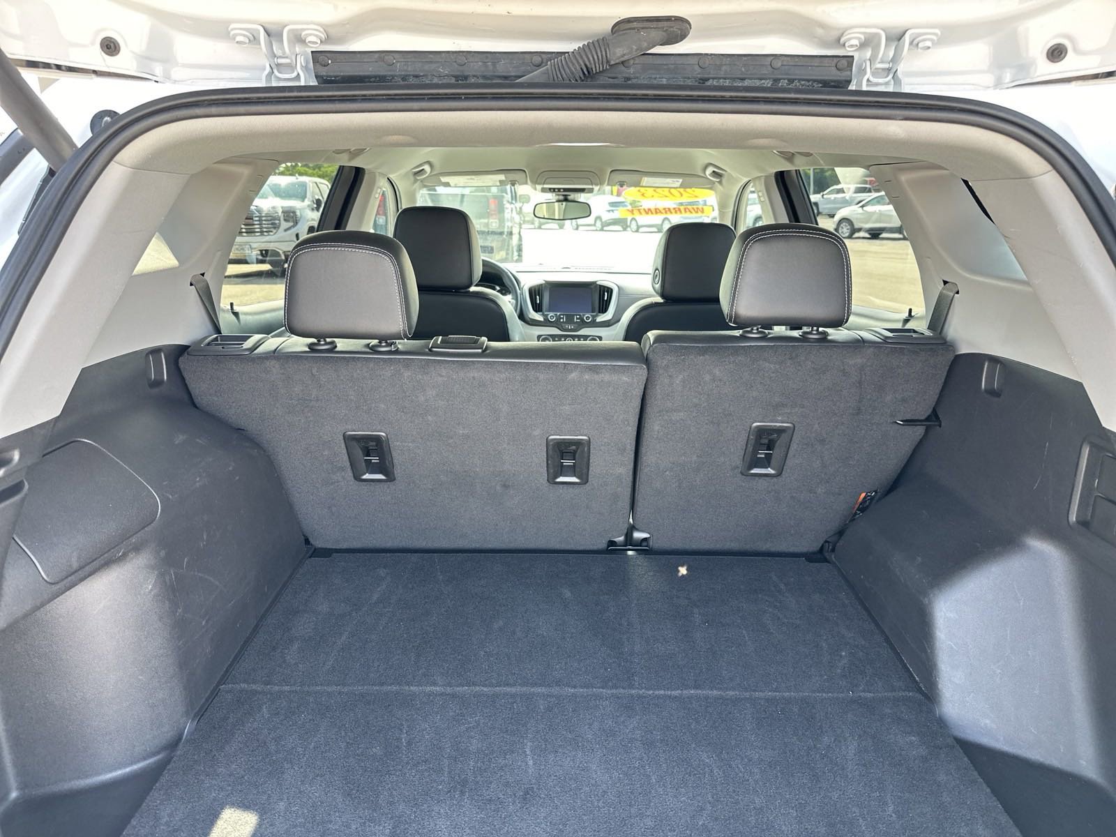 Used 2023 GMC Terrain SLT FWD image 14