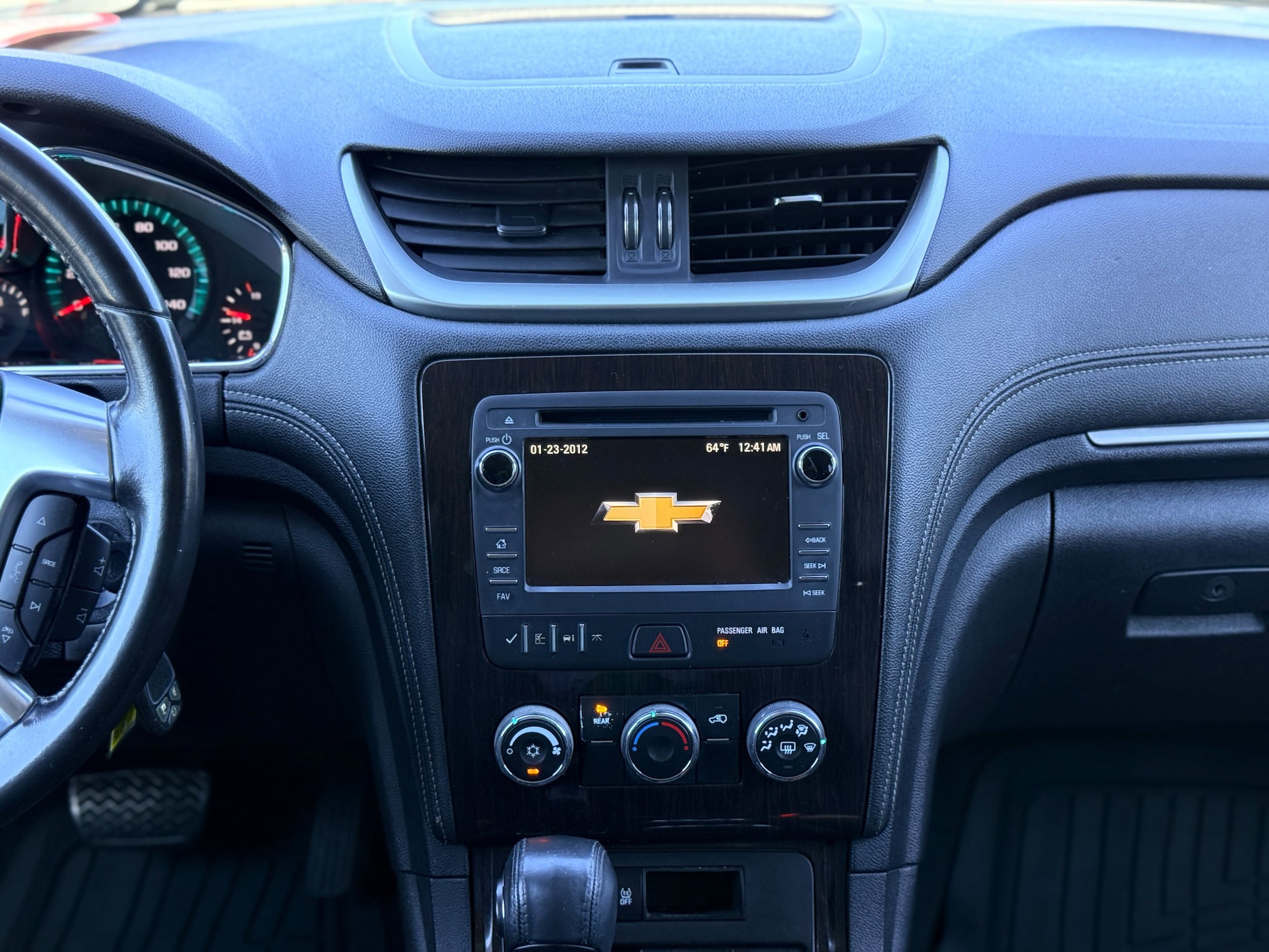 Used 2017 Chevrolet Traverse LT image 18