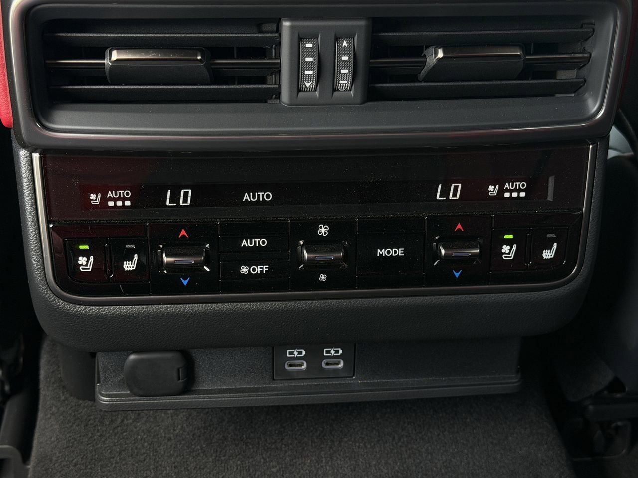 Used 2023 Lexus LX 600 F Sport w/ Accessory Package (Z1) AWD/4WD image 33