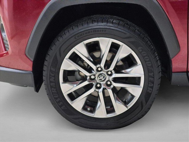 Certified 2019 Toyota RAV4 XLE Premium FWD image 6