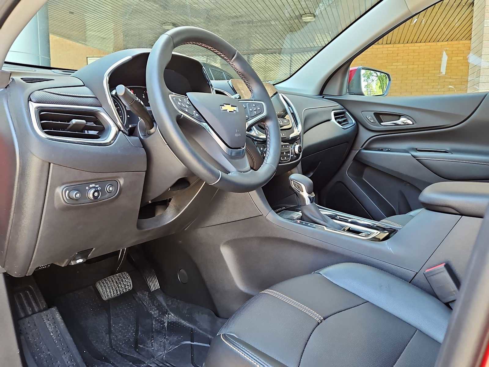 Certified 2023 Chevrolet Equinox Premier FWD image 10