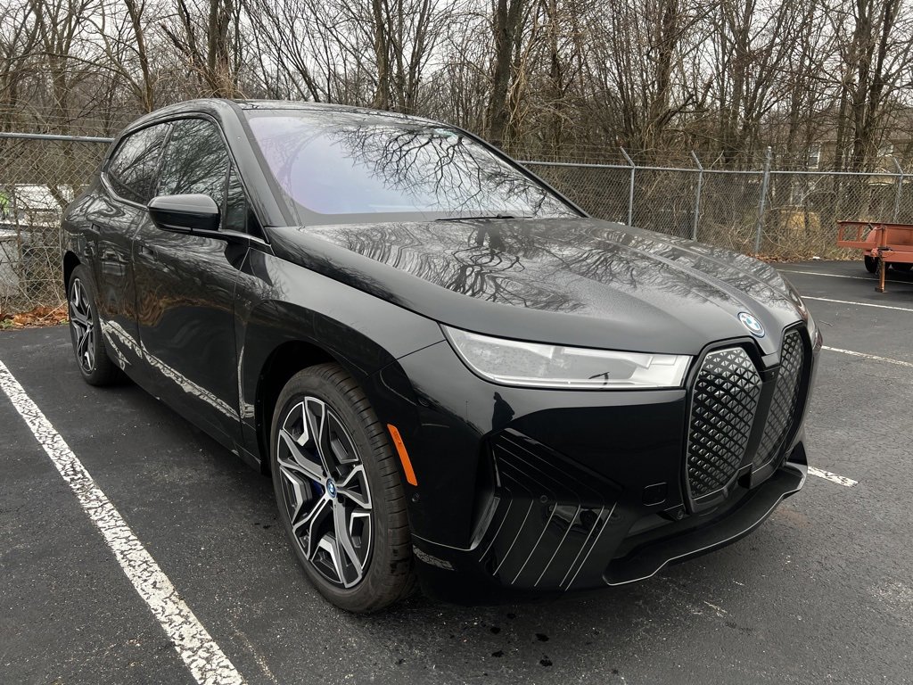 Used 2025 BMW iX xDrive50 image 3