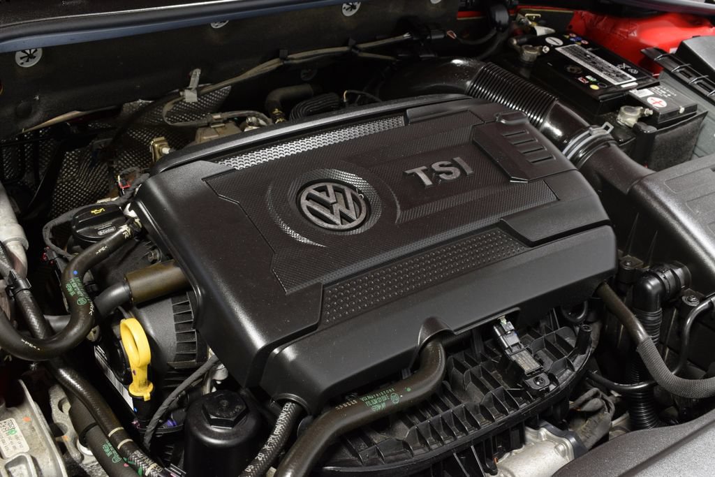 Used 2020 Volkswagen GTI SE FWD image 35