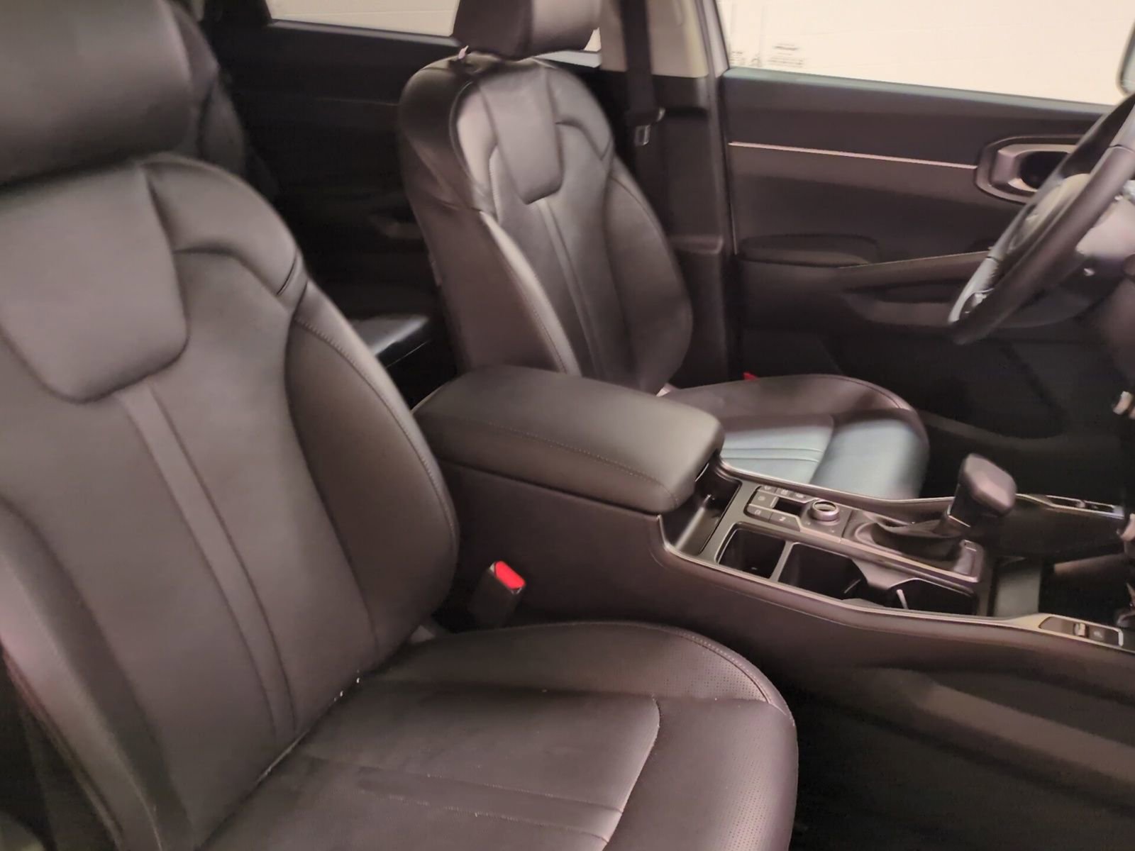 Certified 2025 Kia Sorento S image 11