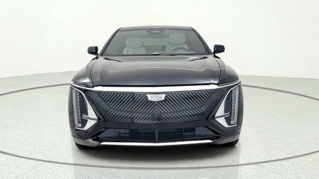 Used 2025 Cadillac Lyriq Luxury AWD/4WD image 2