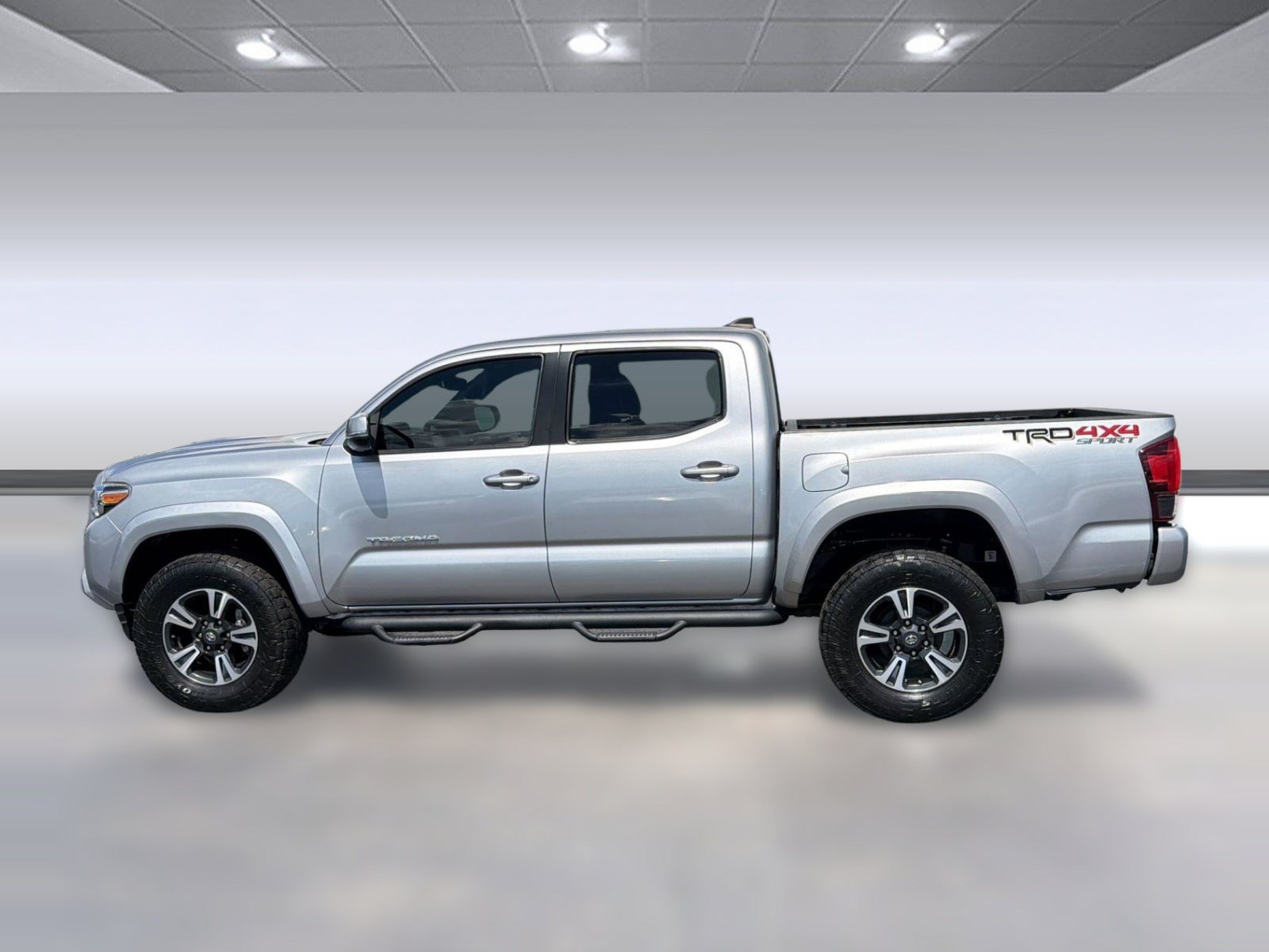 Used 2019 Toyota Tacoma TRD Sport AWD/4WD image 2