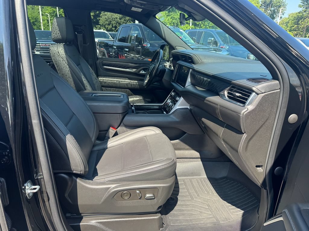 Used 2022 GMC Yukon Denali AWD/4WD image 32