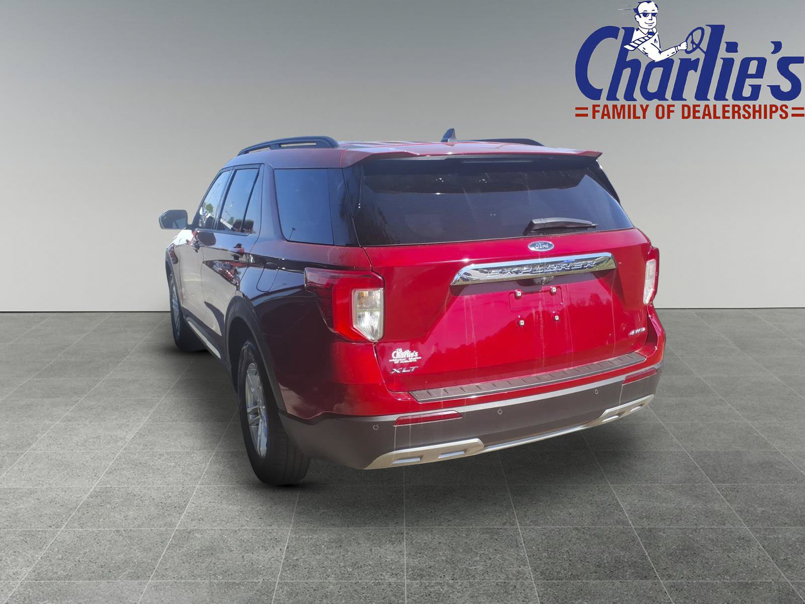 Used 2021 Ford Explorer XLT w/ Equipment Group 202A AWD/4WD image 5