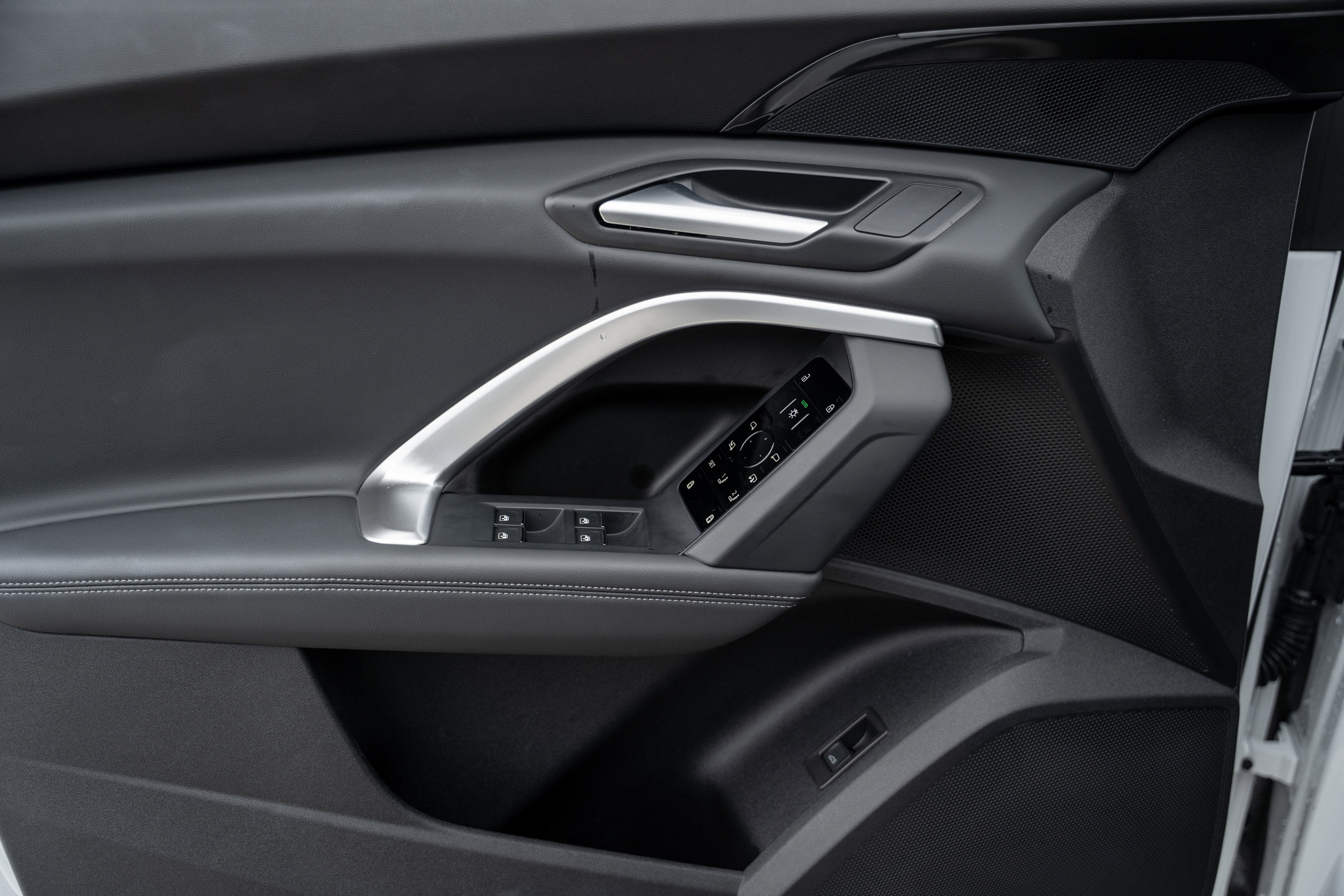 Certified 2025 Audi Q5 Premium w/ Convenience Package image 13