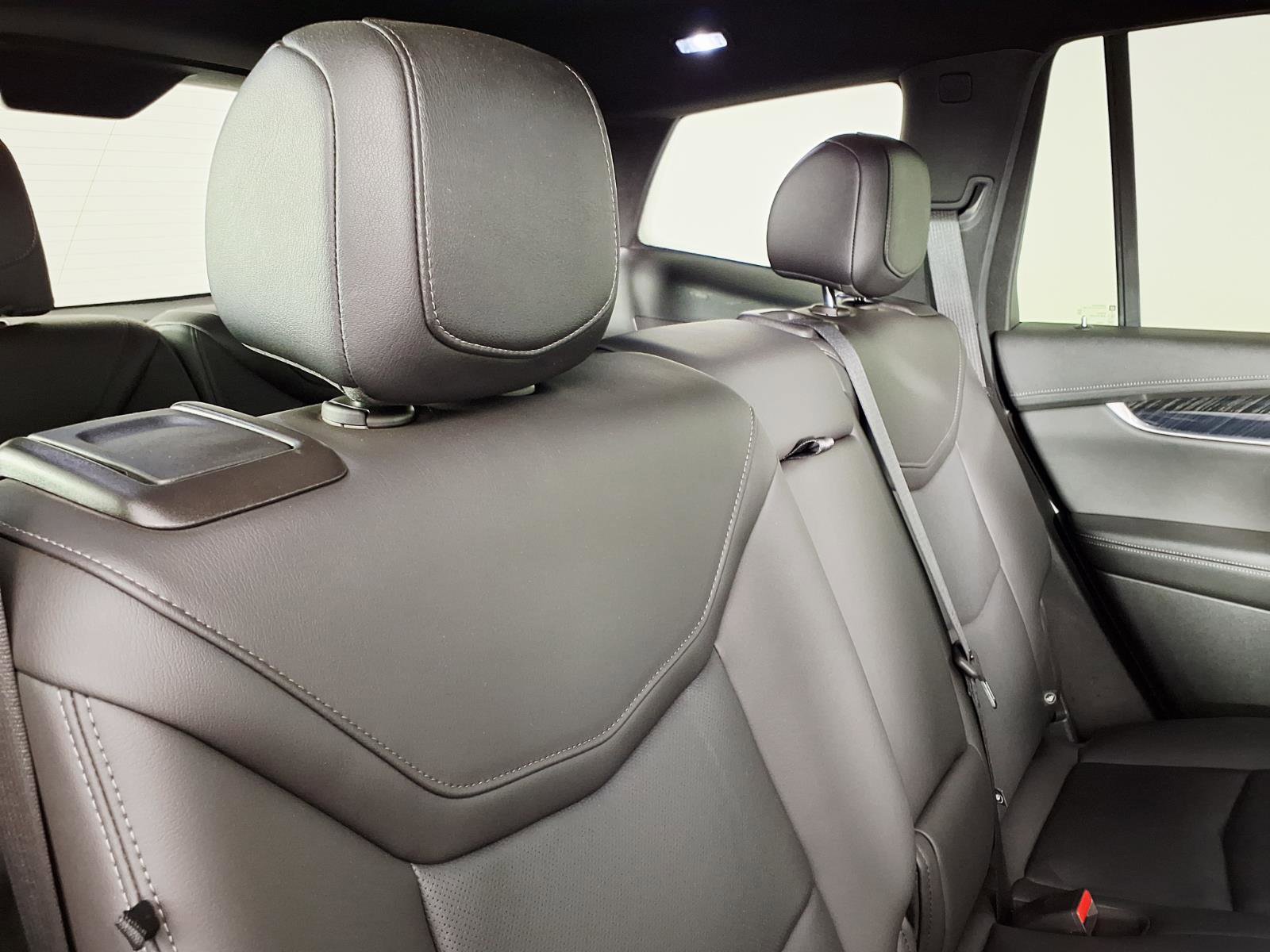 Certified 2022 Cadillac XT6 Premium Luxury FWD image 12