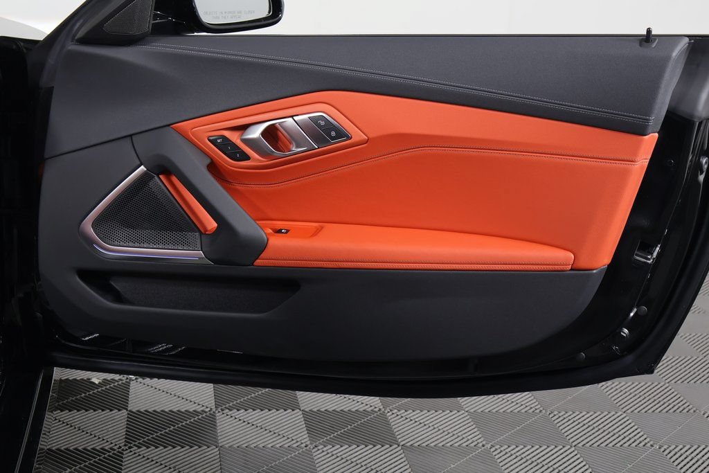 Certified 2023 BMW Z4 sDrive30i w/ Shadowloine Package RWD image 13