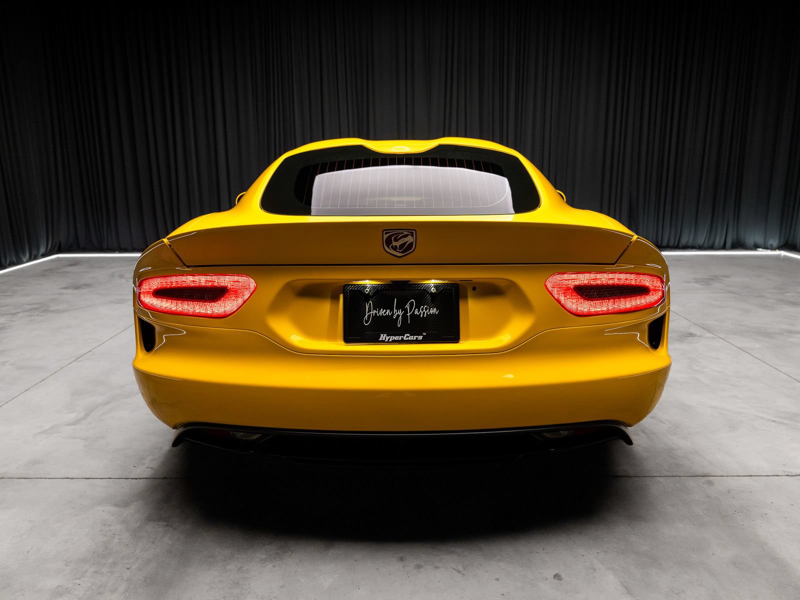 Used 2014 SRT Viper SRT-10 w/ Grand Touring Package RWD image 12