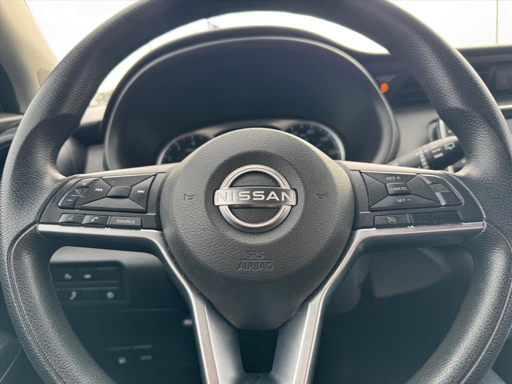 Used 2022 Nissan Kicks S image 16