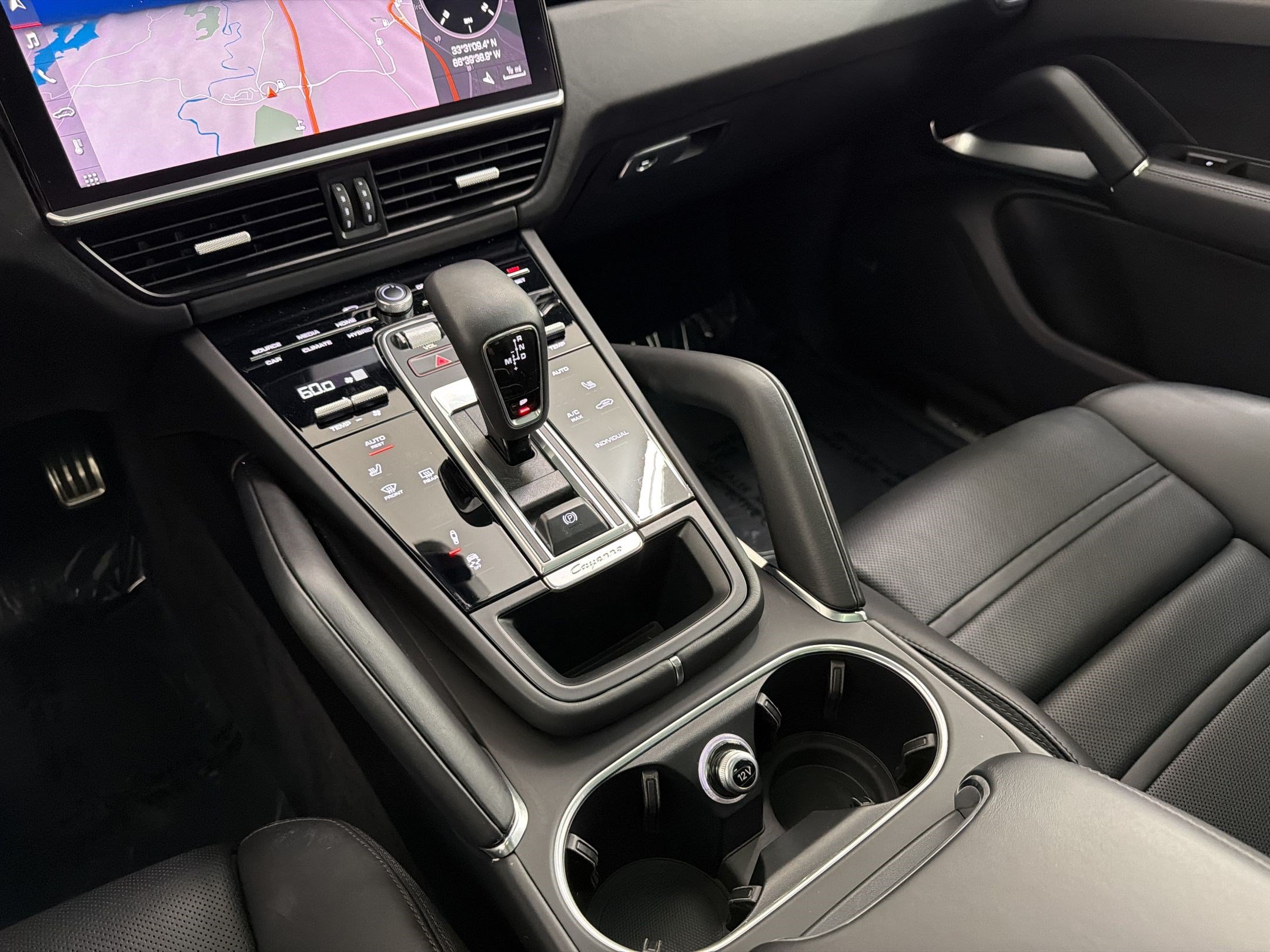 Used 2020 Porsche Cayenne Turbo S AWD/4WD image 31