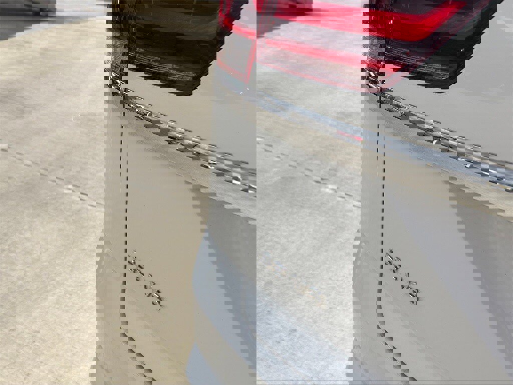 Used 2023 Volkswagen Atlas Cross Sport SE w/ Panoramic Sunroof Package image 4