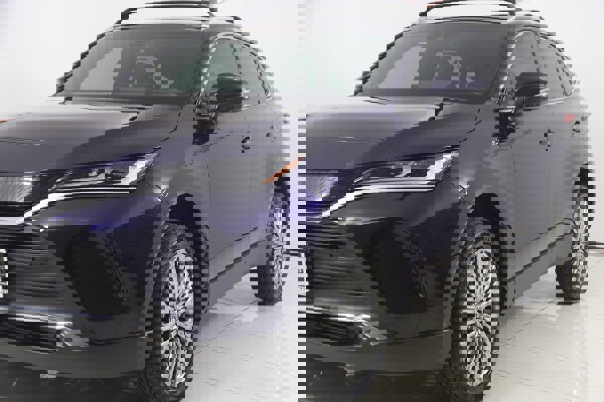 Used 2023 Toyota Venza Limited image 48