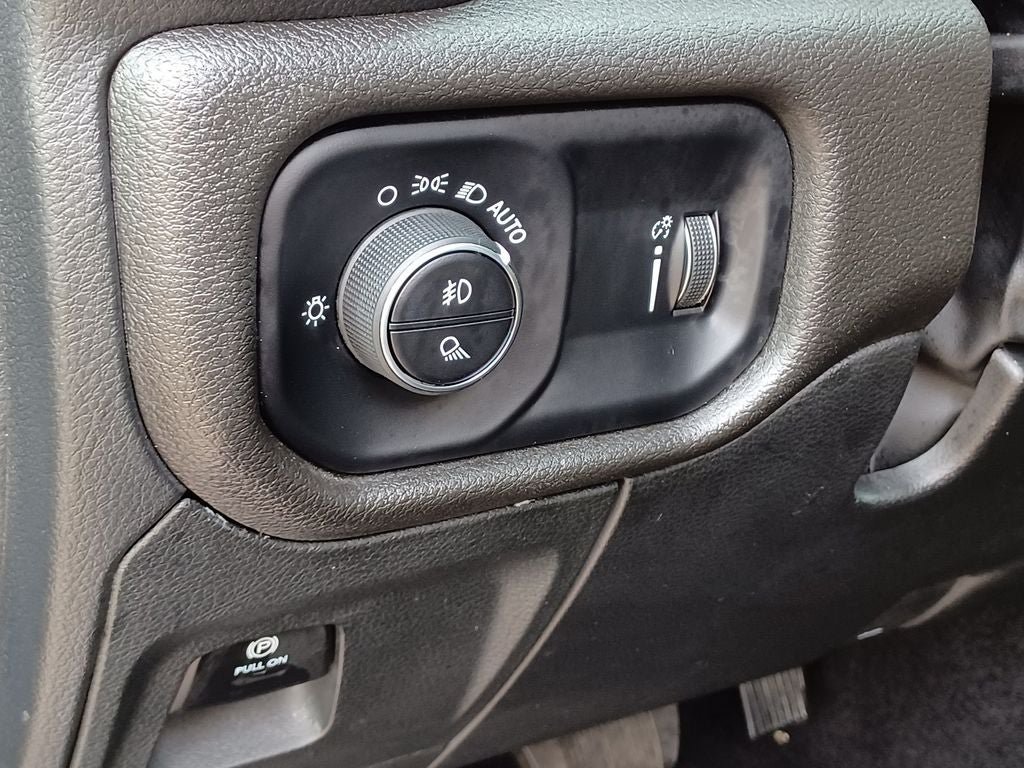 Used 2025 RAM 1500 Big Horn AWD/4WD image 9