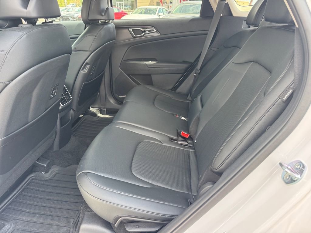 Used 2026 Kia Sportage EX image 10