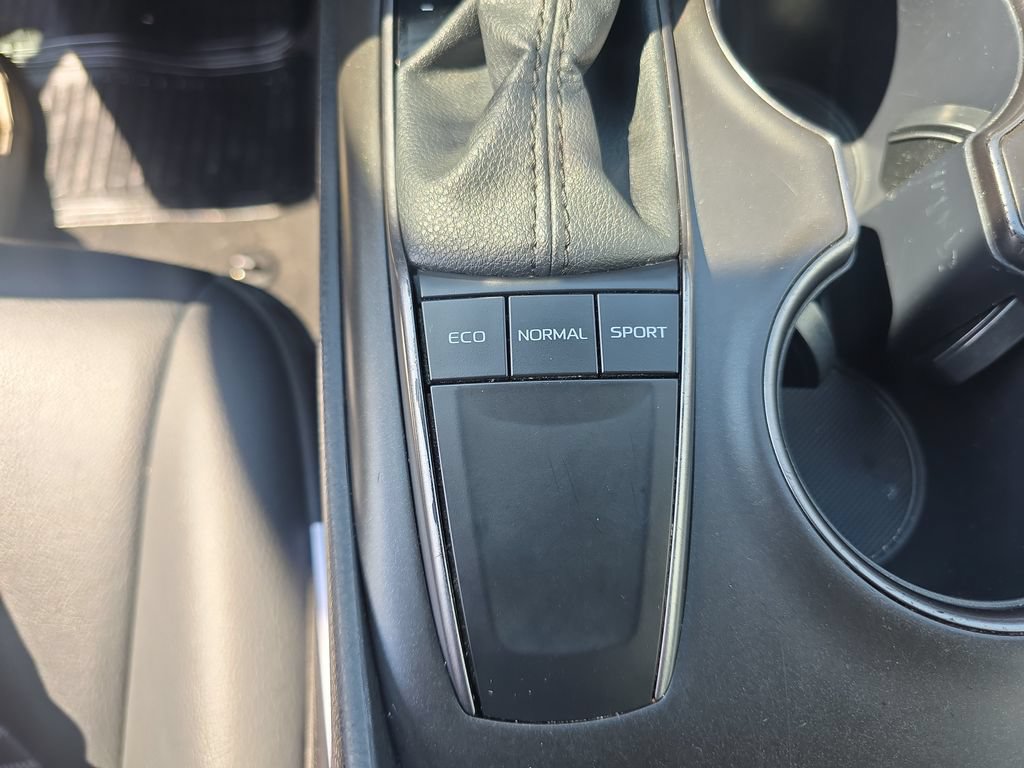 Used 2024 Toyota Camry SE FWD image 23