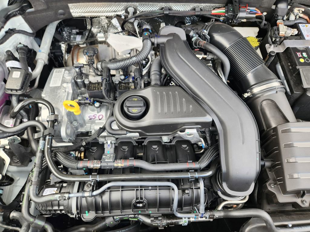 New 2026 Volkswagen Taos SE image 20