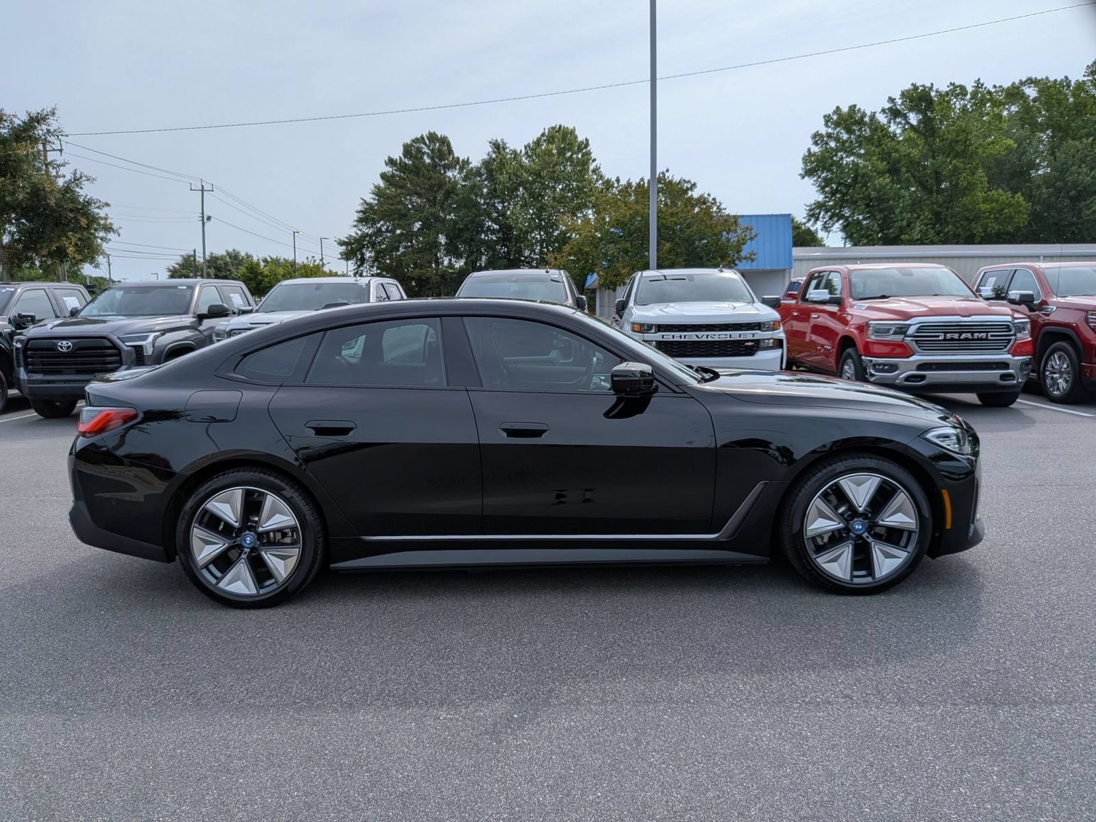Used 2023 BMW i4 eDrive35 w/ Premium Package RWD image 2