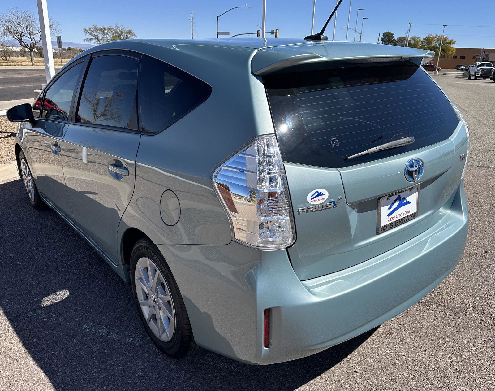 Used 2014 Toyota Prius V Three image 3