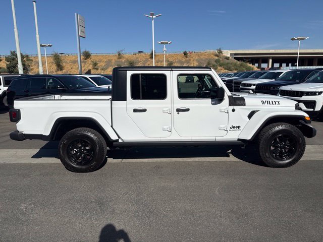 Certified 2022 Jeep Gladiator Sport AWD/4WD image 7