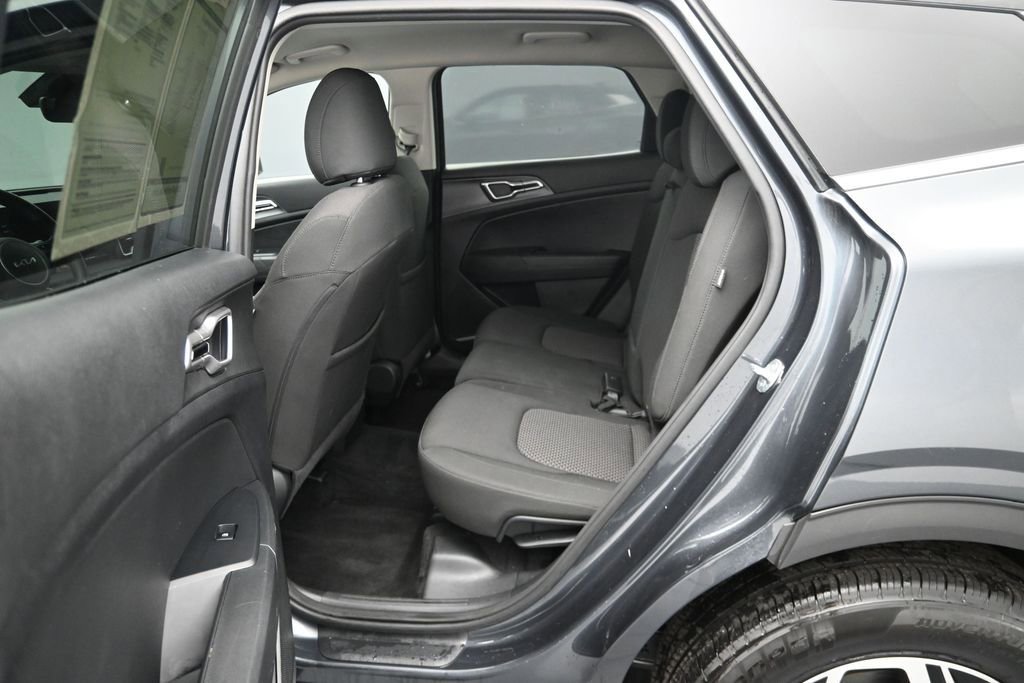 Used 2024 Kia Sportage LX AWD/4WD image 16