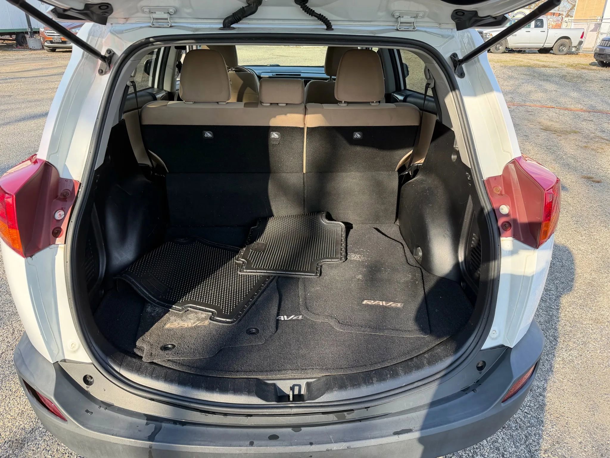 Used 2015 Toyota RAV4 XLE image 15